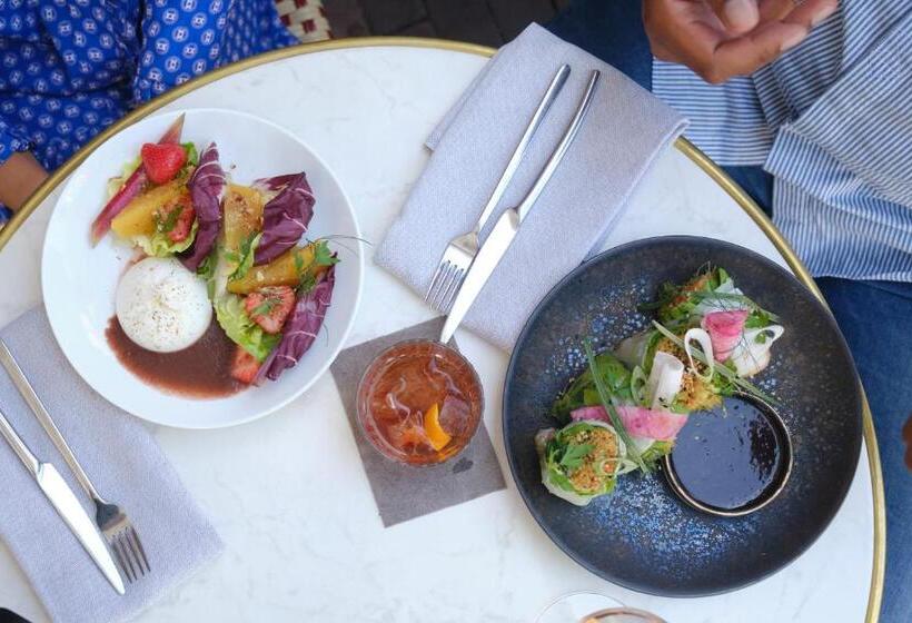 Boutique Hotel & Restaurant Frenchie