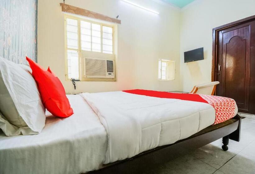 Collection O Hotel Rajwada Palace