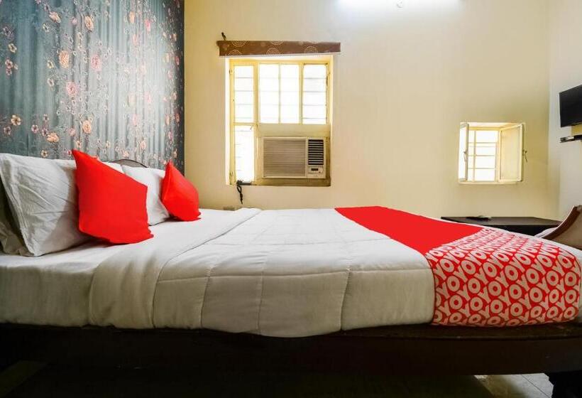 Collection O Hotel Rajwada Palace
