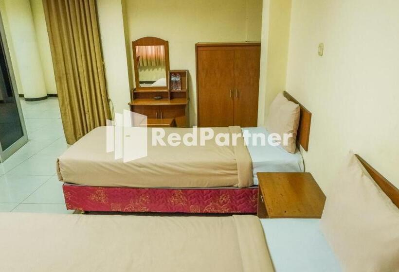 Grand Kembar Hotel Mitra Reddoorz