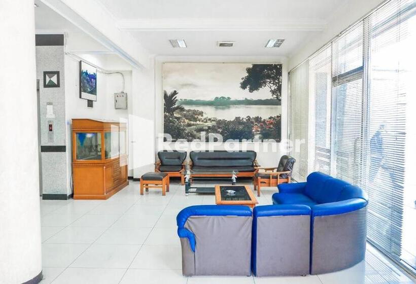 Grand Kembar Hotel Mitra Reddoorz