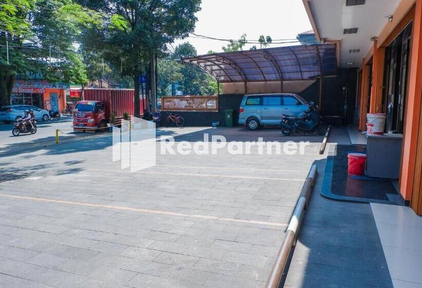 Grand Kembar Hotel Mitra Reddoorz