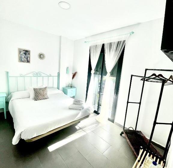 فندق 6 Grifos Habitaciones Turísticas