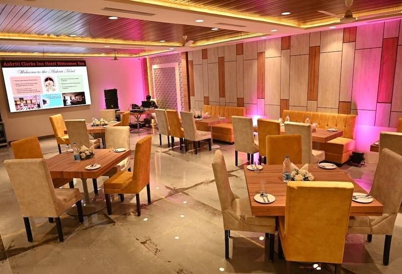 酒店 Aakriti Clarks Inn Express