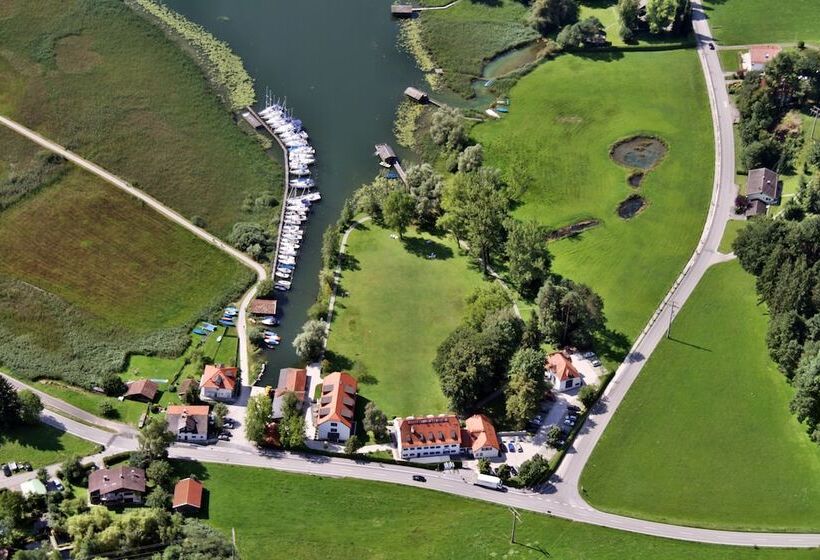 호텔 Aiterbach Am Chiemsee