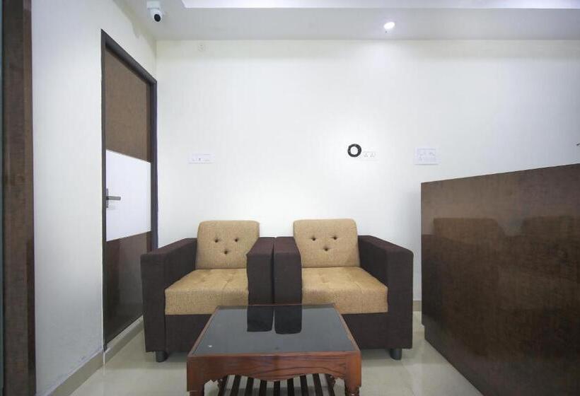 호텔 Balaji Residency