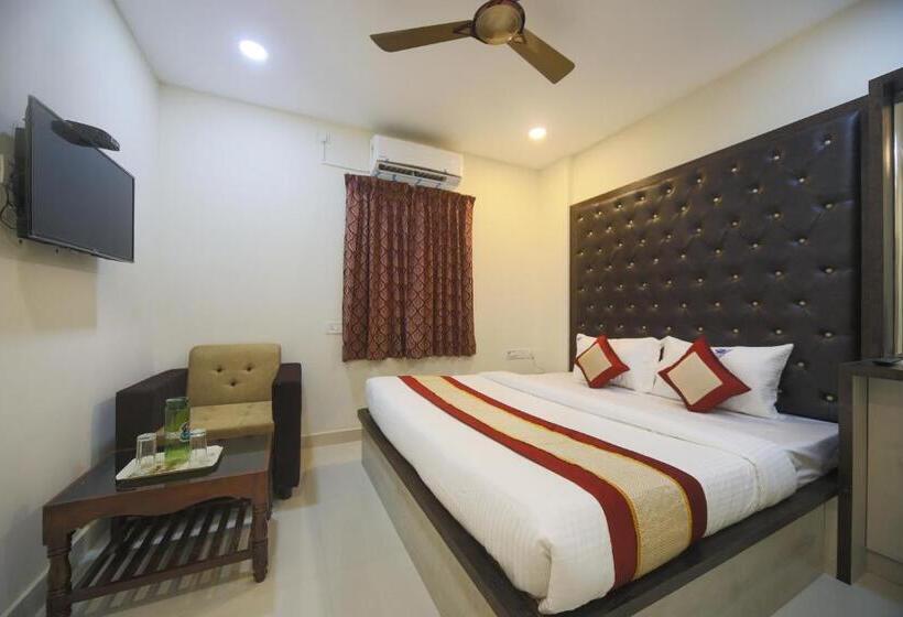 호텔 Balaji Residency