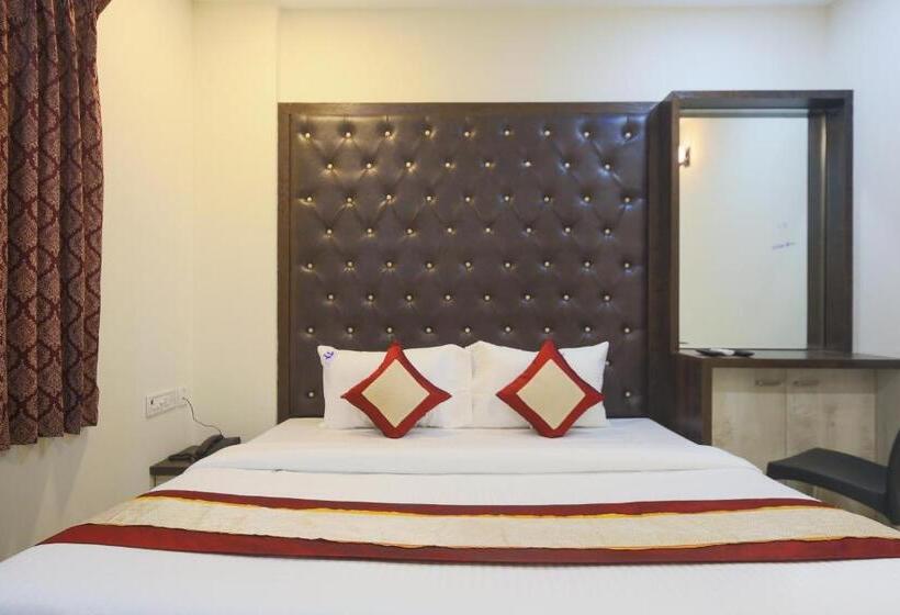 호텔 Balaji Residency