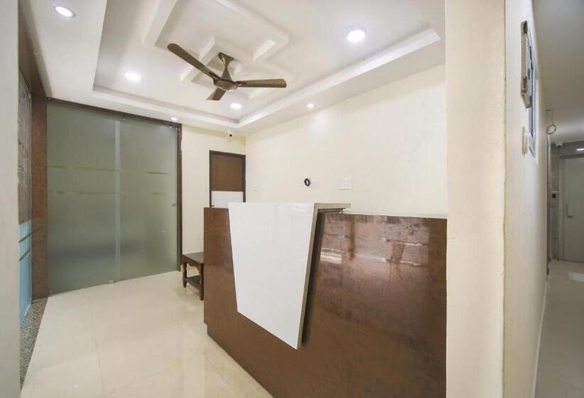 호텔 Balaji Residency