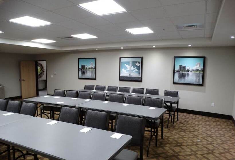 Отель Best Western Plus Mcpherson