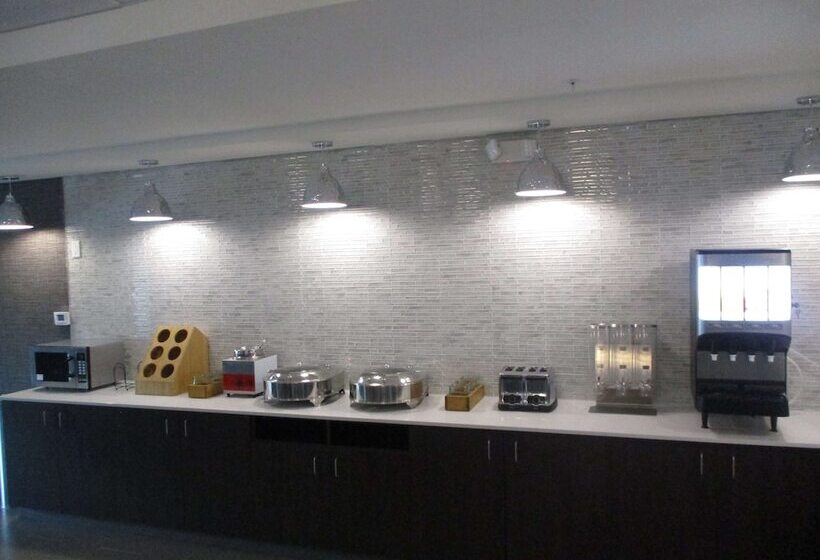 Отель Best Western Plus Mcpherson