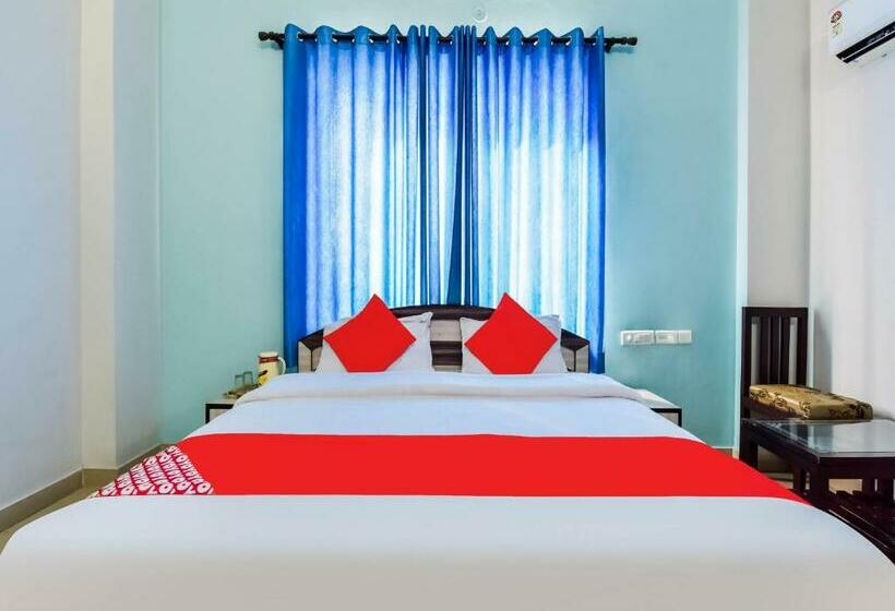 בית מלון כפרי Capital O 78850 Shamrock Inn