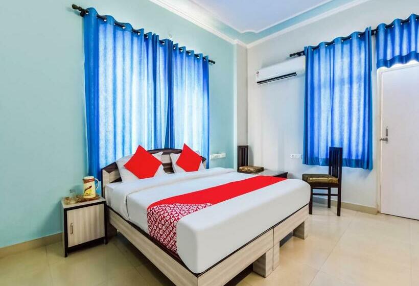 בית מלון כפרי Capital O 78850 Shamrock Inn