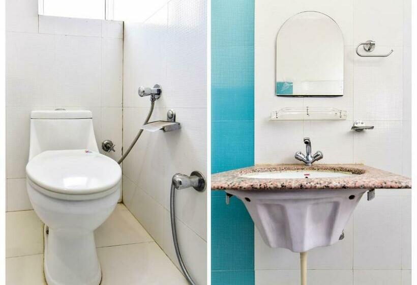 בית מלון כפרי Capital O 78850 Shamrock Inn