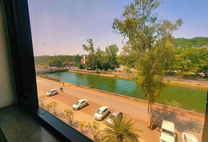 בית מלון כפרי Cypress