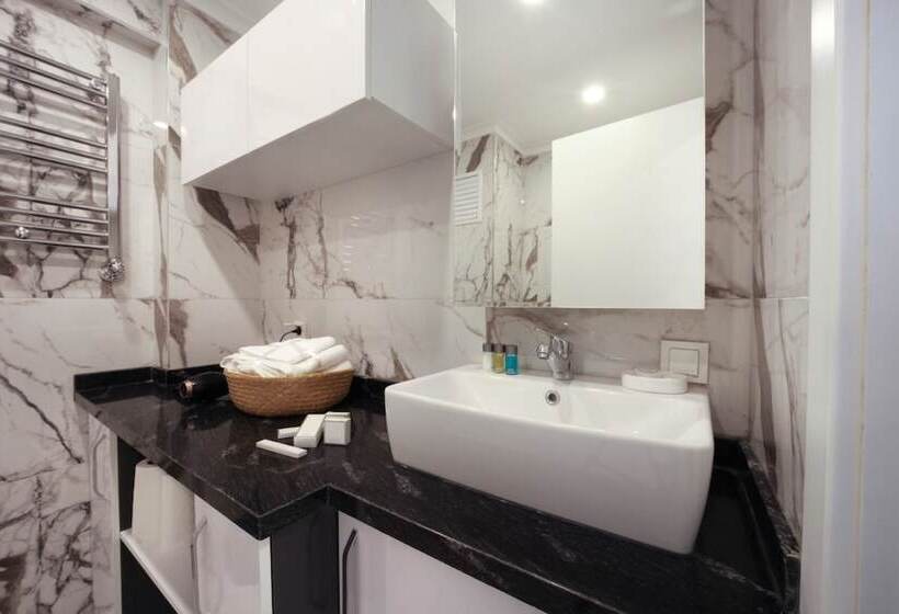 Etiz Hotels & Residences