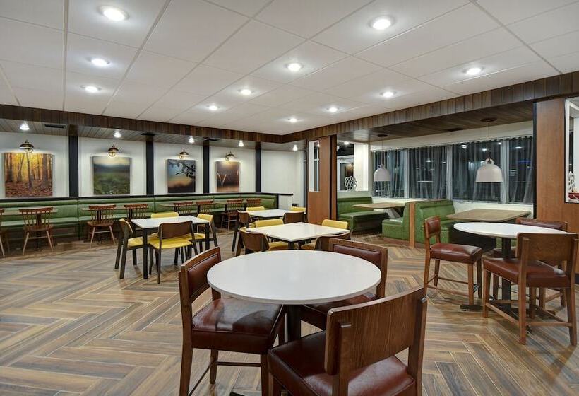 Отель Fairfield By Marriott Inn & Suites Grand Rapids Wyoming