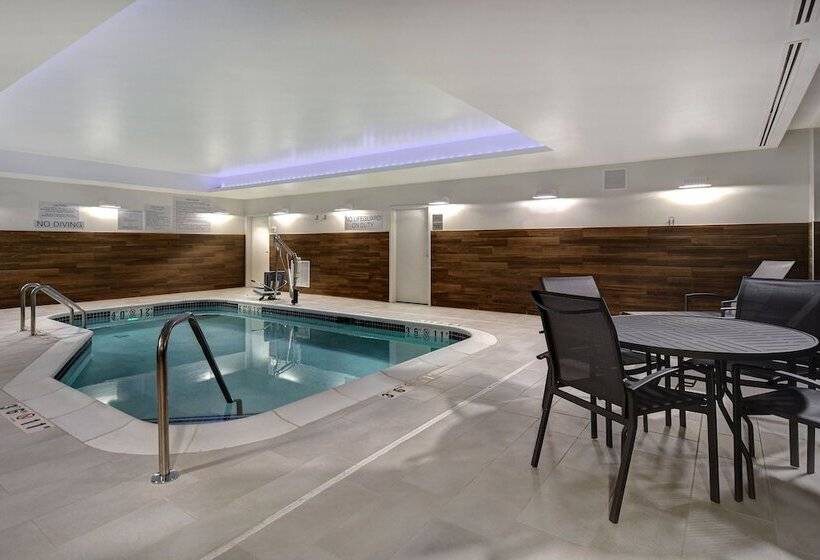 Отель Fairfield By Marriott Inn & Suites Grand Rapids Wyoming