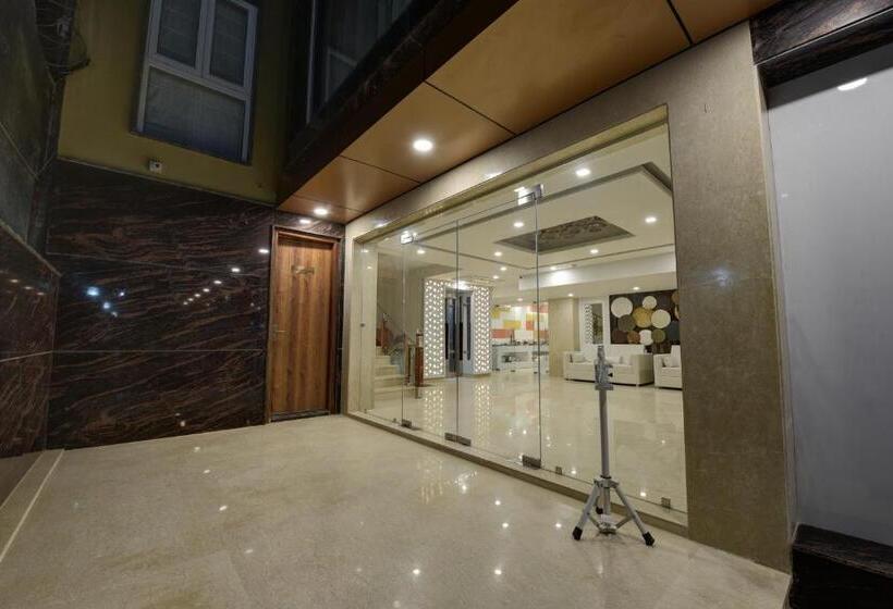 ホテル Golden Tree