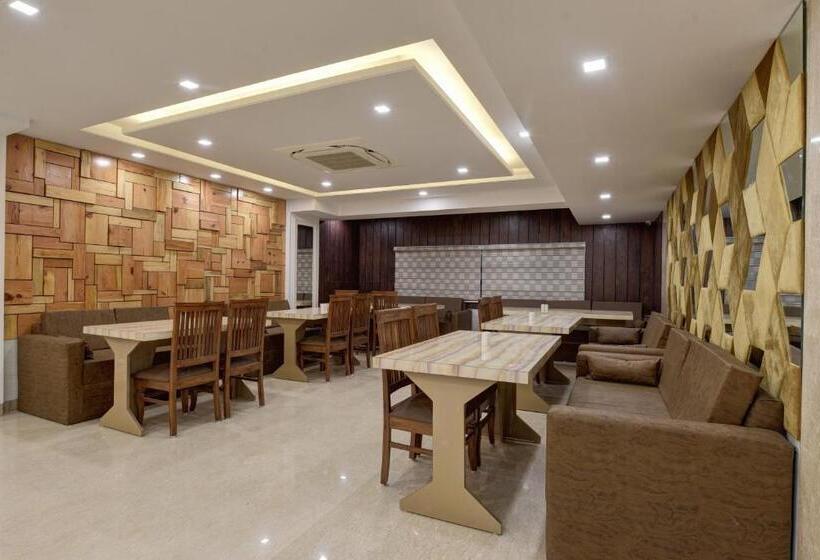 ホテル Golden Tree