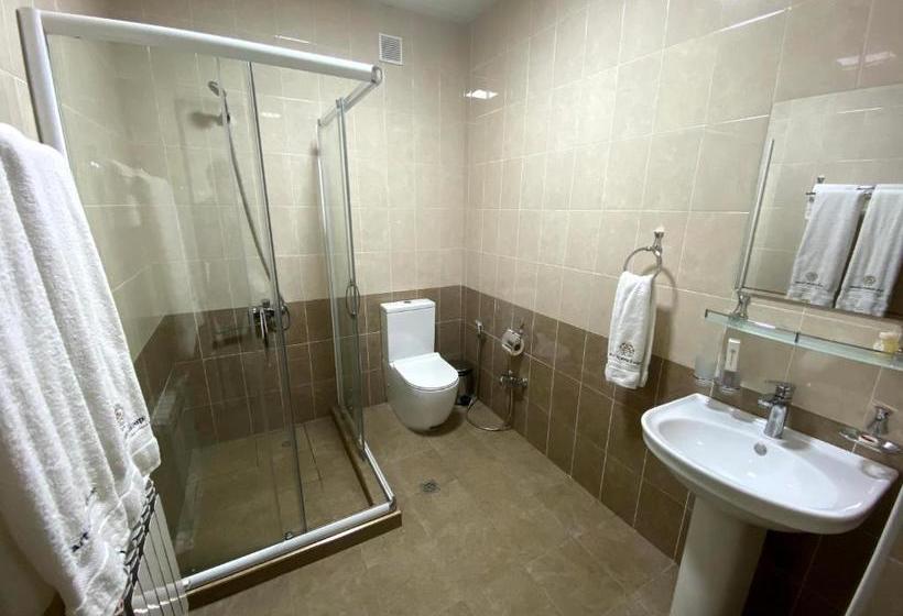 בית מלון כפרי Grand Art Premium