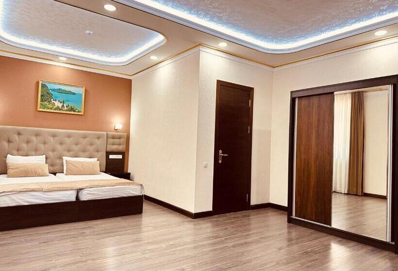 בית מלון כפרי Grand Art Premium