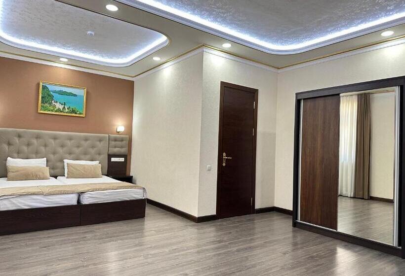 בית מלון כפרי Grand Art Premium