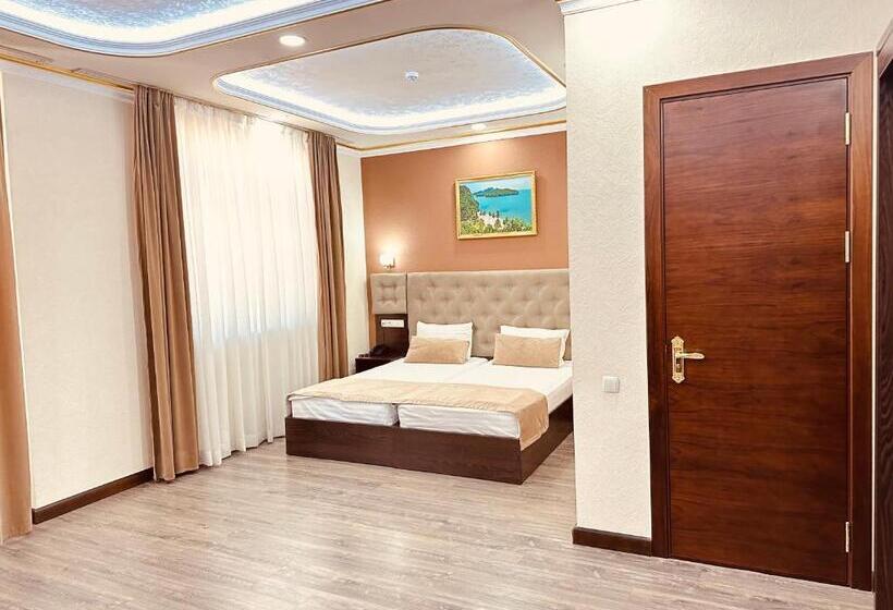 בית מלון כפרי Grand Art Premium