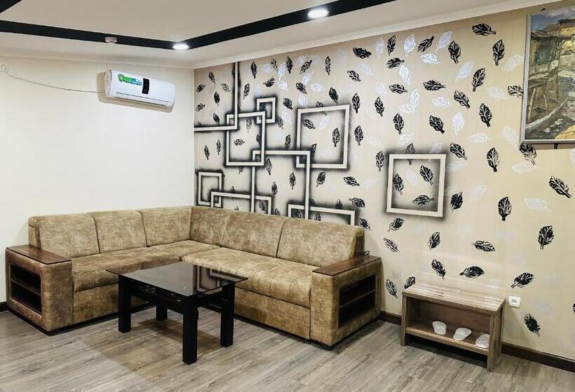 בית מלון כפרי Grand Art Premium