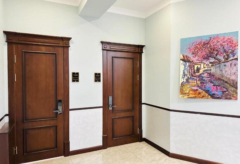 בית מלון כפרי Grand Art Premium