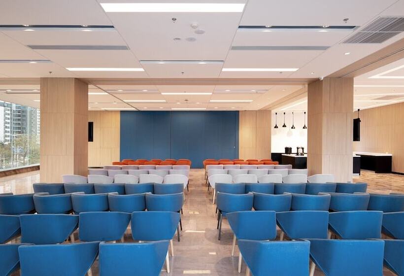 ホテル Holiday Inn Express Shenzhen North Station By Ihg