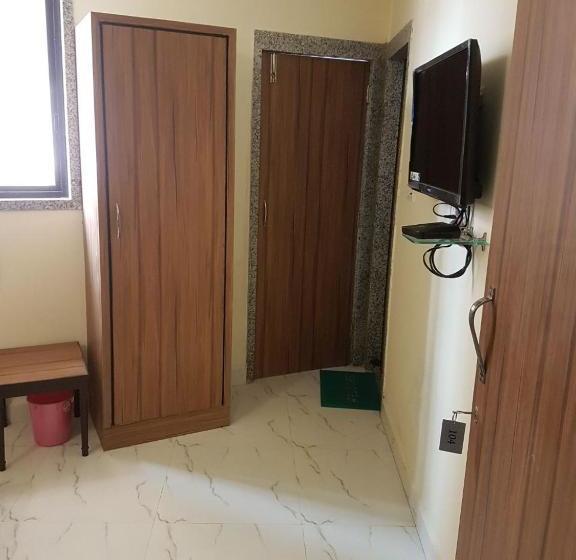 בית מלון כפרי K K Renuka Dharamshala