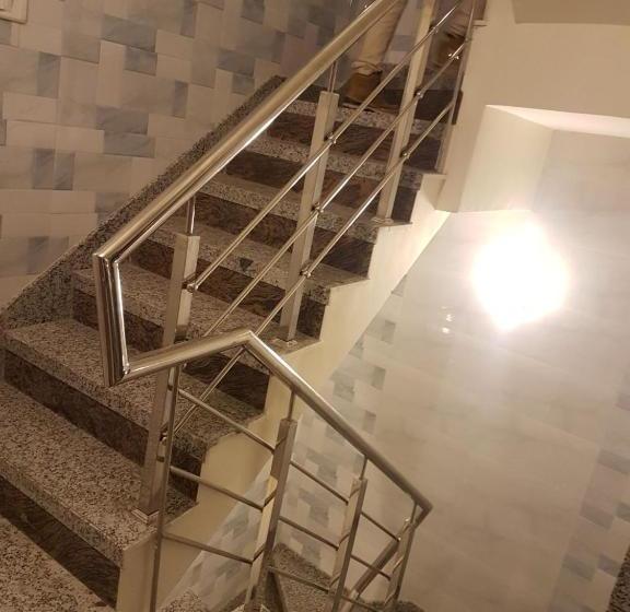 בית מלון כפרי K K Renuka Dharamshala