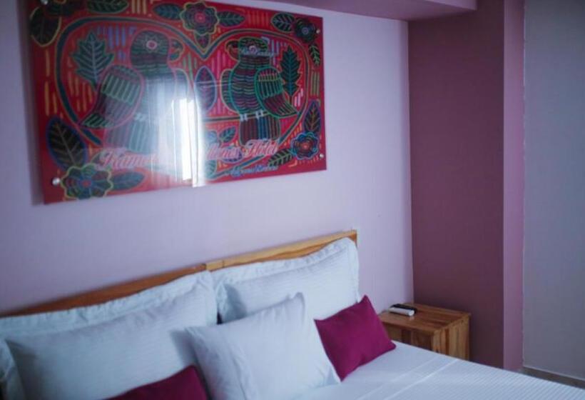 Отель Kamaleb Farallones