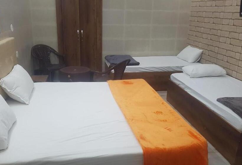 Hotel Krishna Dreams