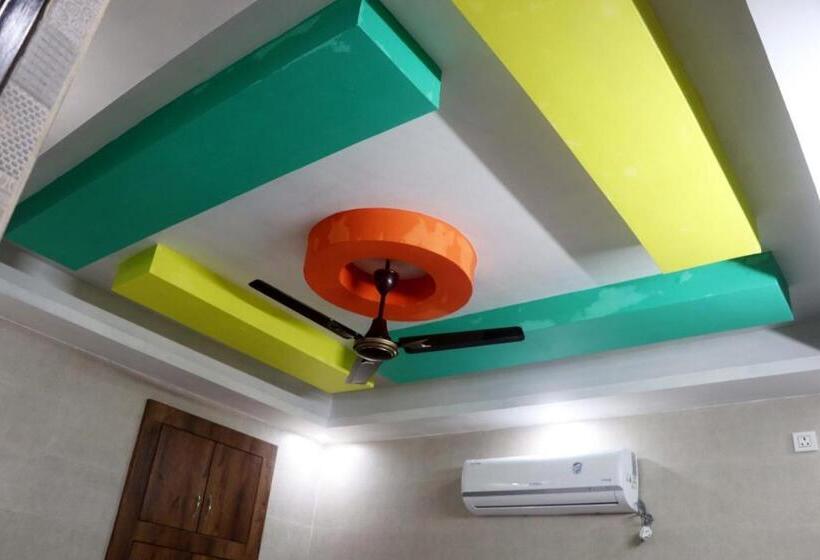 Hotel Krishna Dreams