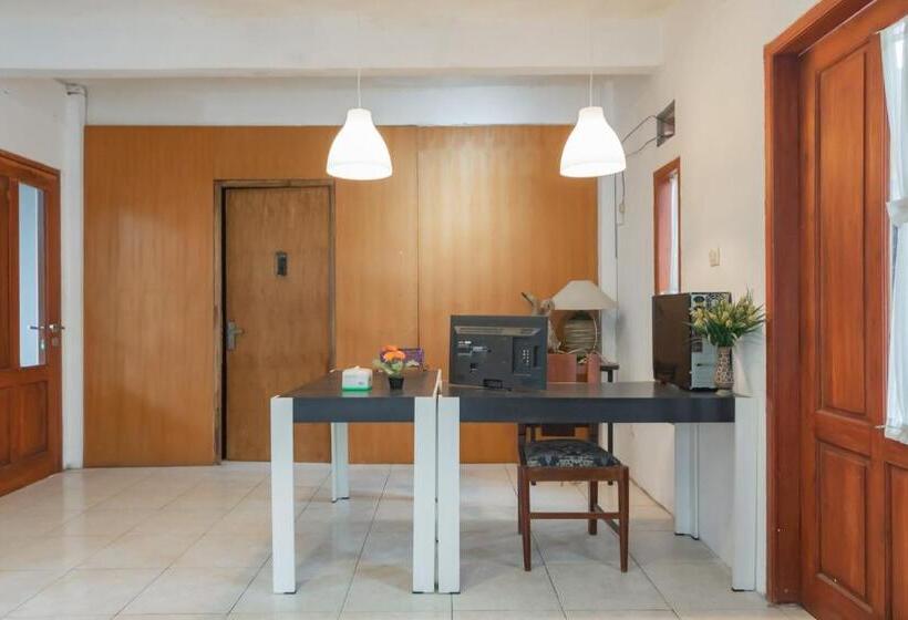 酒店 Lembur Kiwari Setra Duta Mitra Reddoorz