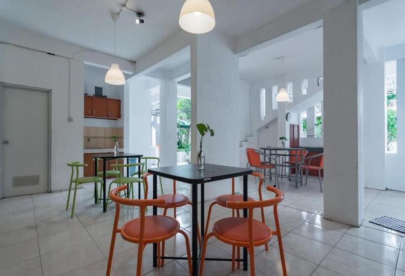 酒店 Lembur Kiwari Setra Duta Mitra Reddoorz