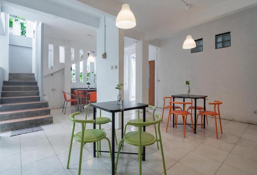 酒店 Lembur Kiwari Setra Duta Mitra Reddoorz