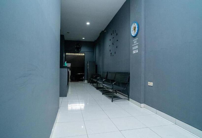 Отель Living Kost Syariah At Alam Sutera Redpartner