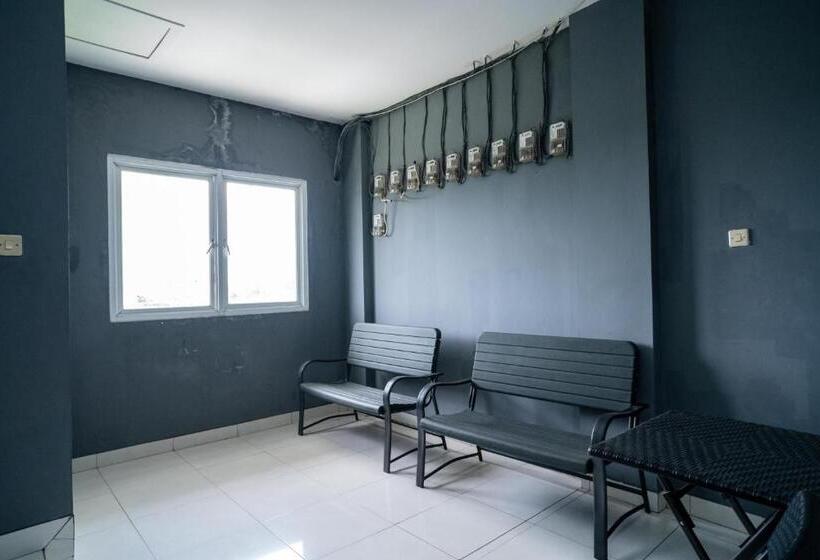 Отель Living Kost Syariah At Alam Sutera Redpartner