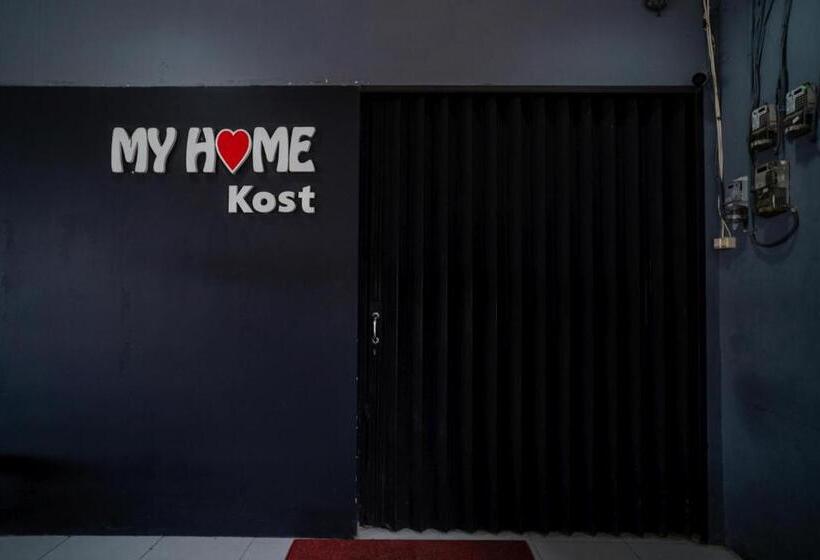 Отель Living Kost Syariah At Alam Sutera Redpartner