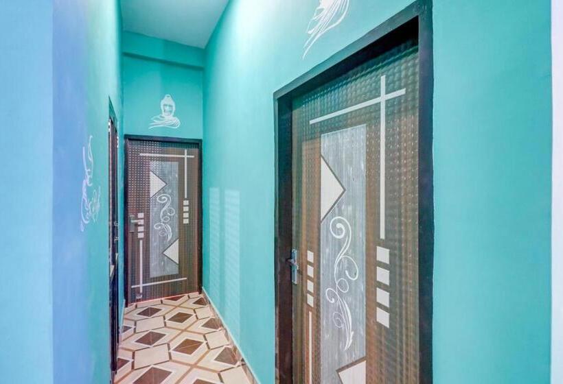 酒店 Oyo 77242 R K Residency Sgpgi