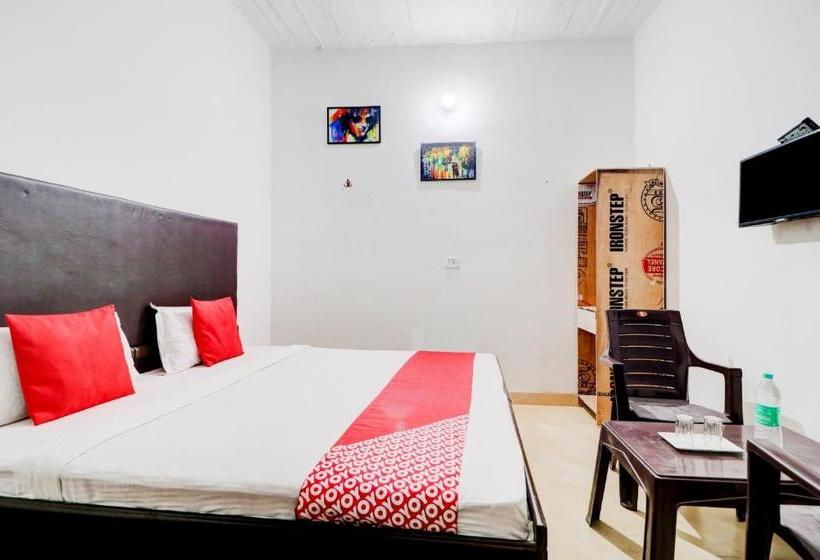 Отель Oyo 78163  Savera