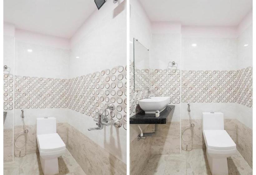 בית מלון כפרי Oyo 78730 Navya Grand Lodge