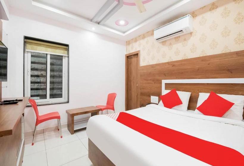 בית מלון כפרי Oyo 78730 Navya Grand Lodge