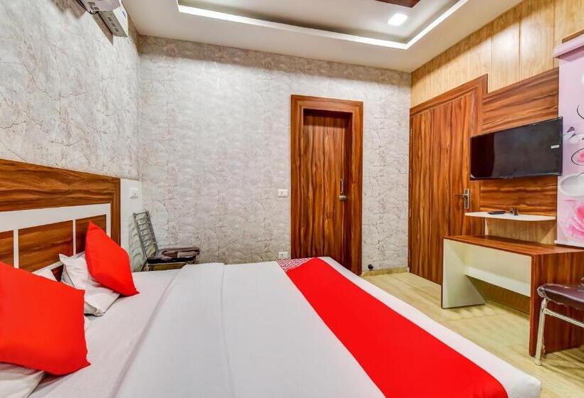 호텔 Oyo 79224  Shubh