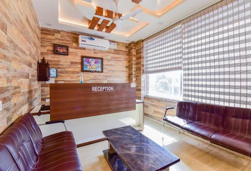 호텔 Oyo 79224  Shubh