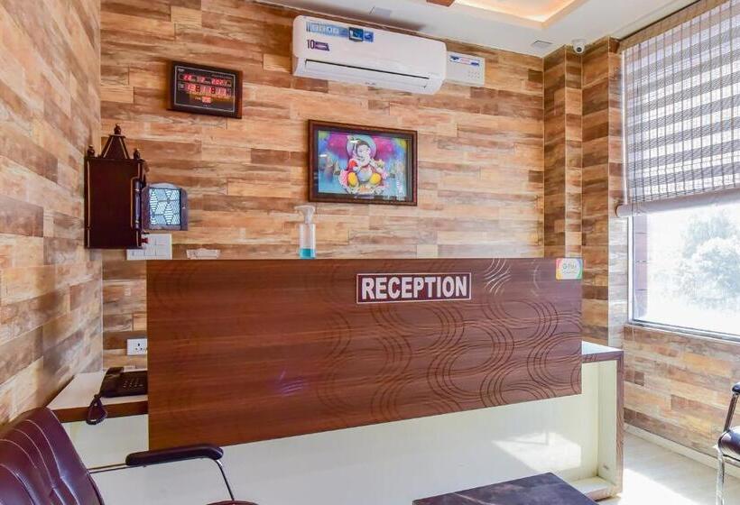 호텔 Oyo 79224  Shubh