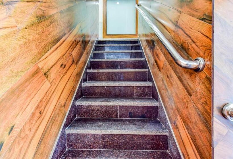 호텔 Oyo 79224  Shubh